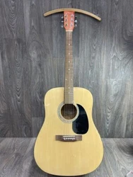 Type: Acoustic. Body Length: 20 in. Total Length: 41 in.