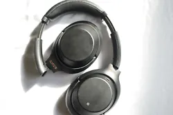 Sony WH-1000XM3 Headohones Black + FREE NEW XBOX CONTROLLER.   Do not bid if you cannot pay!