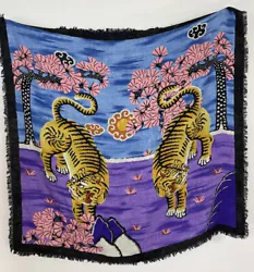 GUCCI Bengal Tiger Silk Scarf 90 x 90cm. Gorgeous Gucci silk scarf!See a matching bag in our other listing!Excellent...