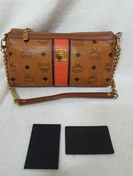 I tried to take pictures every state in detail. lt is pre-owned bag.overall there is feeling of use.