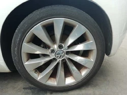Jantes VOLKSWAGEN SCIROCCO 1.4 TSI BY R-LINE 2008. X4 SIN NEUMATICOS 18. Modèle: SCIROCCO 1.4 TSI BY R-LINE. Nós...