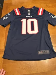 Dress like a true New England Patriots fan with this authentic Mac Jones jersey. This navy jersey, size medium,...