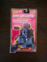 Game Light VAMPIRE Accessoire pour Game Boy Color (console vidéo portable)Les yeux sallument, Fournit un éclairage...