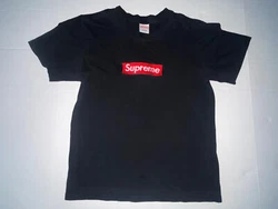 Supreme Vintage Box Logo Shirt Rare. Size smallGreat condition MEASUREMENTS in pics of pit to pit and collar to bottom