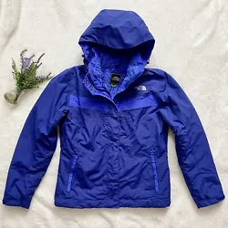 Great condition! North face inlux insulated jacket. “Dive into wet weather knowing that this waterproof, woven...
