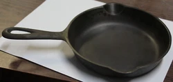 Here is a great Griswold #3 cast iron skillet in very good condition. The skillet does have some light old residue see...