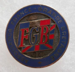 Insigne authentique. every item is ORIGINAL. à 200 mètres de larsenal militaire. Tél : 04. 94.92.69.96. 83000...