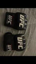 ufc mma gloves. Decent shape Only wore twice