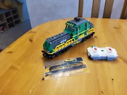Lego locomotive 60198 transformé en moc version diesel. Se sont des lego d occasion il peut avoir des lego abîmé et...