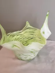 Contemporary Modern Green Glass Handkerchief Vase. No chips or cracks. In excellent condition.