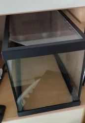 Aquarium 20l. État : Occasion Remise en mains propres uniquement.