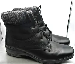 JENNY BY ARA SHORT ANKLE BOOT. FAUX FUR TRIM. BLACK LEATHER & SUEDE UPPERS. LEATHER LINED. MADE IN GERMANY.