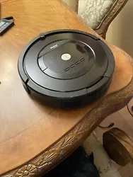 iRobot Roomba 805 Robot Vacuum No Power FOR PARTS. Condition is For parts or not working. Shipped with USPS Priority...