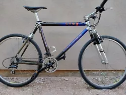 Giant Cadex CFM3 Mountain Bike Lg.Early 90s (1994?). Rides smooth! Its made of carbon fiber tubes and aluminum lugs....