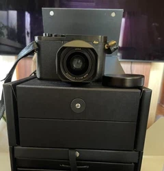 Leica Q2 Danielle Craig Edition. OUTDOOR FUNCTION: Splash proof. Its in very clean condition. I will provide courteous...