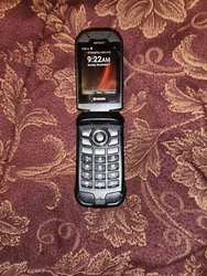 kyocera flip phone e4810. Condition is Used. Shipped with USPS Ground Advantage.