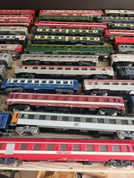 Lot 46 wagon de voyageurs    Vous achetez le lot de la photo.   Voir photos pour descriptif   lots de train rail...