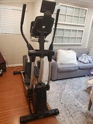 Nordic Track Space Saver Elliptical Se7i.  Great condition Excellent workout iFit integrated with subscription...