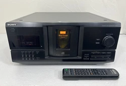 It is compatible with CD and WAV formats, and has both stereo L/R RCA and digital optical TOSLINK audio outputs. Unit...