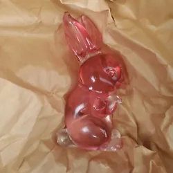 This exquisite paperweight depicts a charming bunny rabbit, handcrafted from the finest cranberry glass. With its...