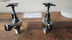 Pair Of Bath Tap (Pillar Taps) Hot And Cold. Chrome. Free Shipping. Condition is New This is a very simple set of taps...