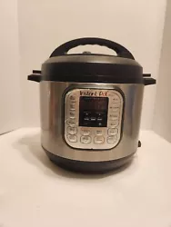 Instant Pot IP-DUO60 V3 6 QT Programmable Pressure Cooker Pot. Cooker is Tested and Working great Clean and still has...
