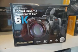 Il offre un capteur HDR Super 35 haute résolution avec 6144 x 3456 pixels, un double ISO natif et une monture...