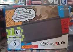 La console est plutôt en très bon état, pas de cassure, écrans très peu rayés. La coque aussi est peu rayée,...