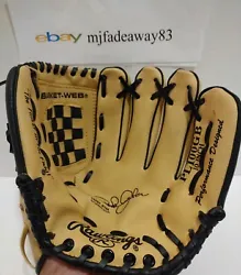 Rawlings Derek Jeter Model Youth 10 Inch Baseball Glove PL100GB Right Hand Throw. This glove is in EXCELLENT condition,...