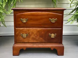 CHIPPENDALE CHERRY. NIGHTSTAND CHEST OF DRAWERS SIDE END TABLE DRESSER BUREAU. MAKERS MARK ON IT.