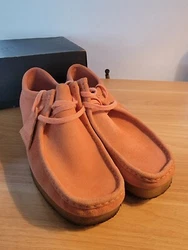 USA SIZE 9 1/2M. UK SIZE 8 1/2M. They are pre-owned really good conditions.