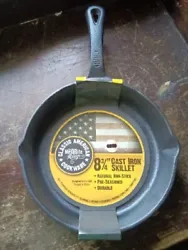 Introducing the American Classic Cast Iron Skillet, a versatile addition to your kitchen cookware. This skillet has a...
