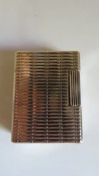 Briquet DUPONT a saisir.