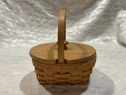 This is a Pre-owned Longaberger 1999 Basket Combo w/ Lid and Protective Liner, missing cloth liner.
