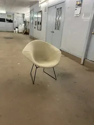 *****Shipping is not Free*****Description:Early 1960s Diamond chair by Harry Bertoia for Knoll. Condition:Good vintage...