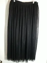 Skirt Length: Knee Length. Size: Large. Color: Black.