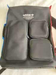 Perfect for a laptop with multiple pockets.