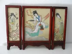 Old Japaneese item with paintings. ancien tryptique Japonais avec peintures.