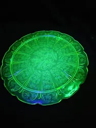 In beautiful condition with no visible flaws.  10.25 uranium glass cake plate from the Jeanette Glass company in...