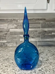 Vintage MCM Empoli Italy Diamond Optic Decanter with Stopper.. Beautiful vintage MCM Empoli Diamond Optic Decanter. In...