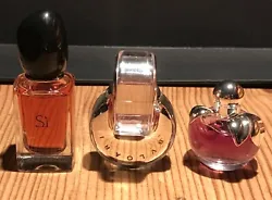 Jolies Miniatures de parfum lot de 3 -Armani. Les miniatures sont pleines., très bon état pour collection (Voir 3...