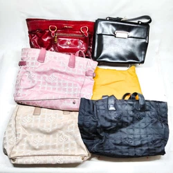 Set of 6 piece of Tote Bag Hand Bag / Nylon Leather / Chanel Prada. Tears on zipper tapes. The interior lining is...