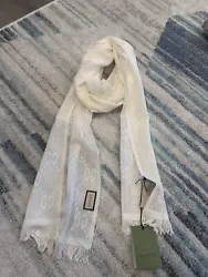 NWT GUCCI Wool and silk double G jacquard White 30X200 Scarf.  CODE : 640680 3GG01 - 9200COLOUR : WhiteCATEGORY :...