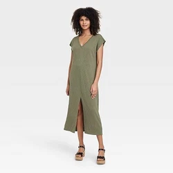 •Universal Thread knit dress •100% cotton jersey fabric •Turnback hem •Flattering V-neckline  Description ...