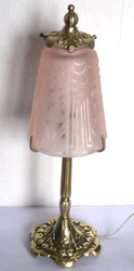 MULLER FRERES LUNEVILLE, motifs géométriques typique des années 1920/30, le chapeau de la tulipe. Belle lampe de...