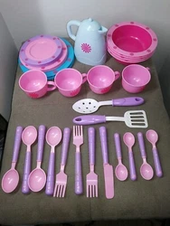 (36 piece count includes tea pot lid.).