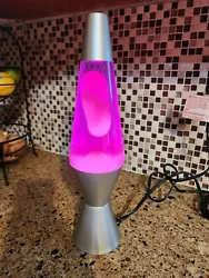 This is well taken care Lava Lamp beautiful colors must have. Shipped with care and wrapped carefully.
