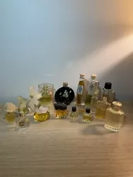 Lot anciens Mini flacons de parfum.