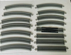 (15) Thomas Kinkade Victorian Christmas Curved Straight Ho Scale Train Tracks. In used condition possibly new. Please...