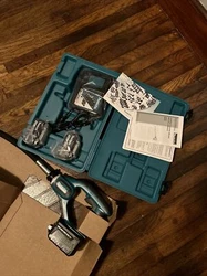 Makita XRV01T Lithium Ion Concrete Vibrator Kit.